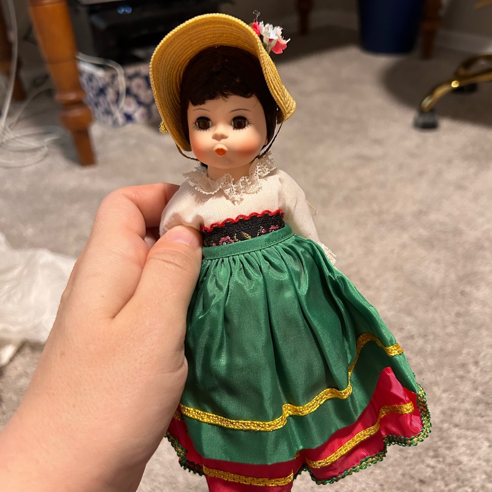 Vintage Italy Madame Alexander doll